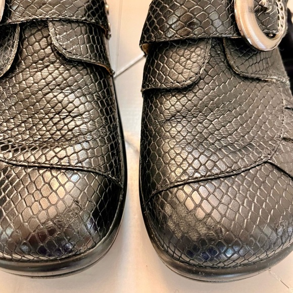 Alegria Black Textured Leather Loafers Silver Buckle Velcro Close 6.5 US 37 EUR - Picture 13 of 17